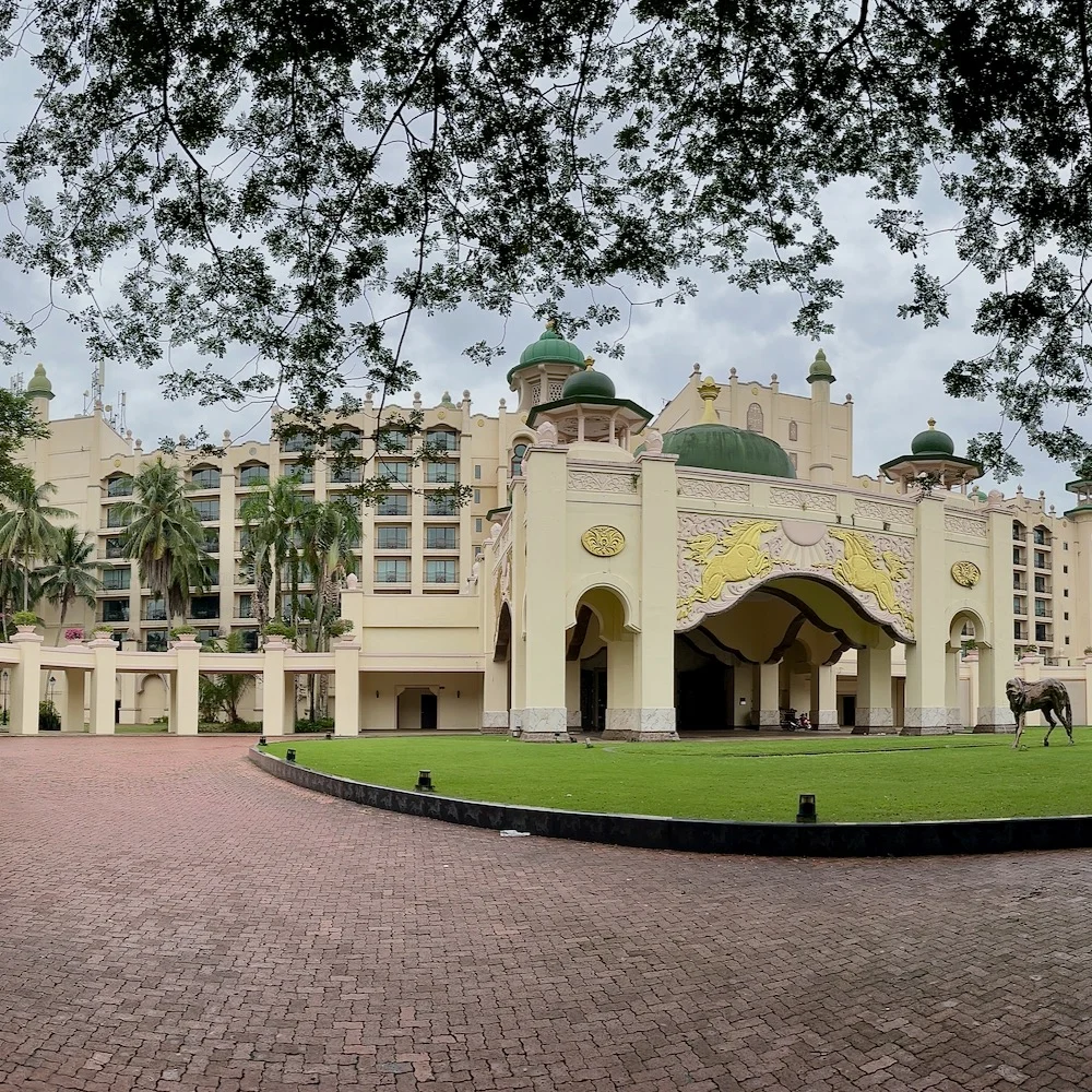 The Palace That Wasn't